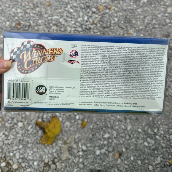 Dale Earnhardt Jr #3 Oreo 1:24 Diecast Collectible Car - Picture 2 of 2